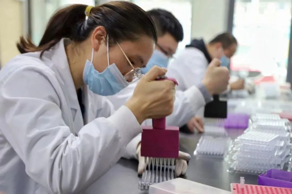  英超公布新赛季地狱赛程引争议  