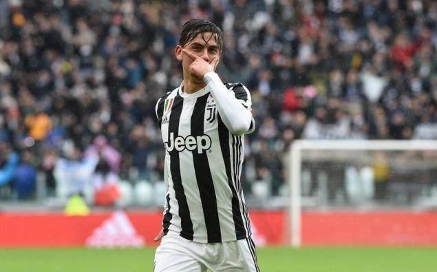  那不勒斯边锋梅开二度助球队登顶榜首